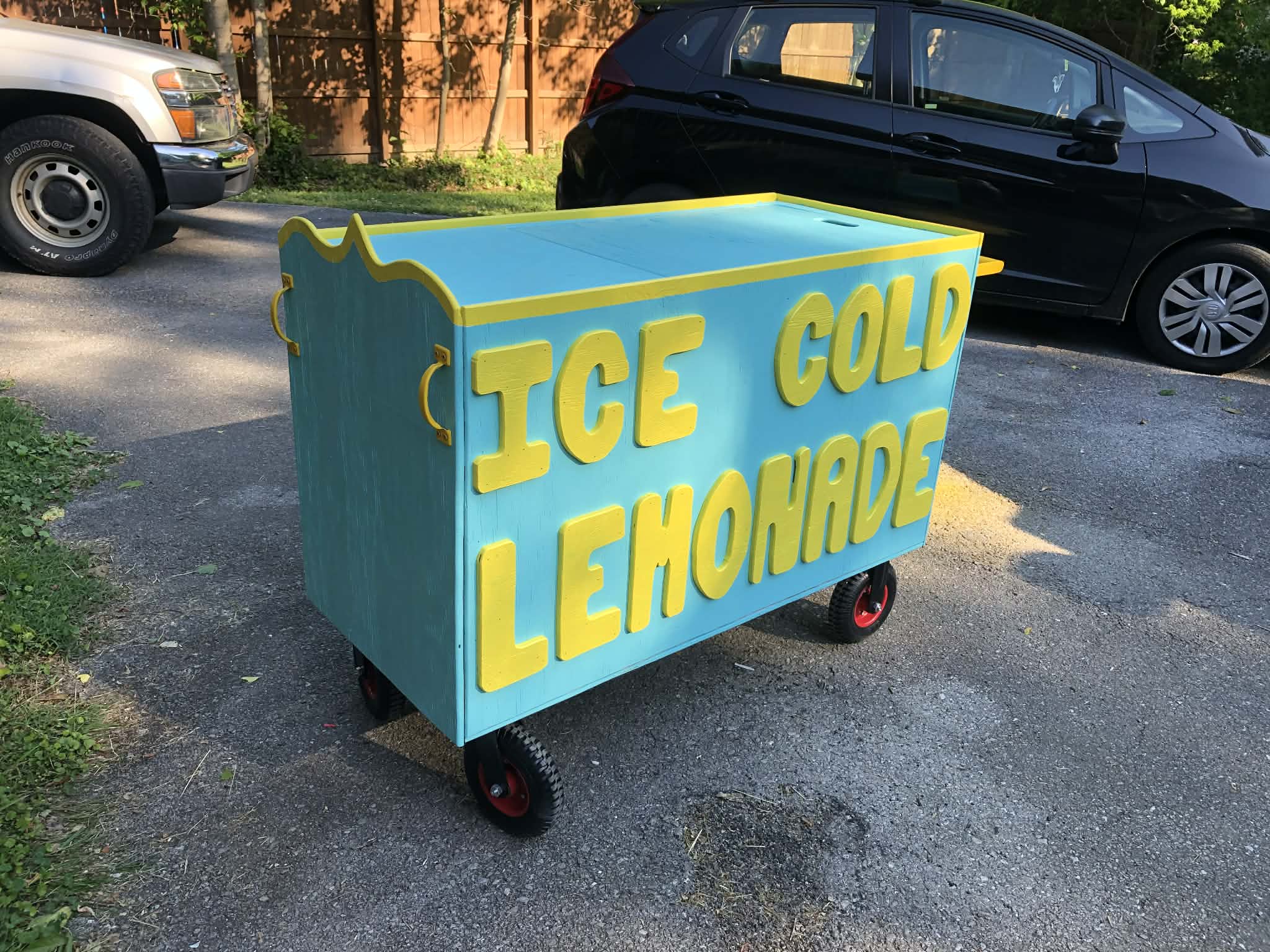Customized Lemonade Stand