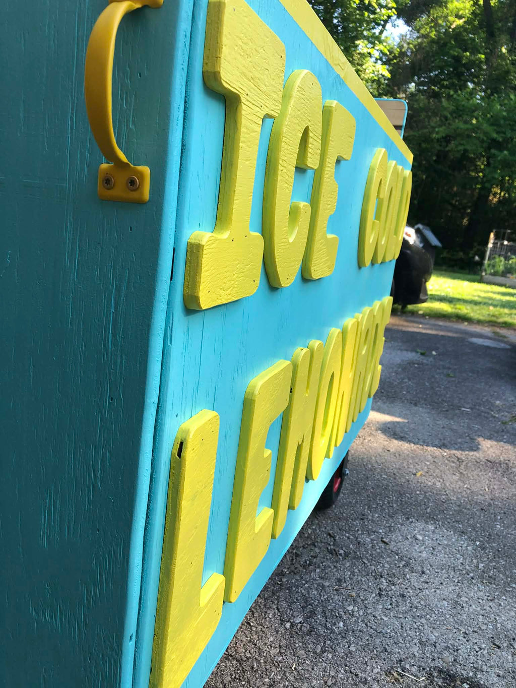 Customized Lemonade Stand