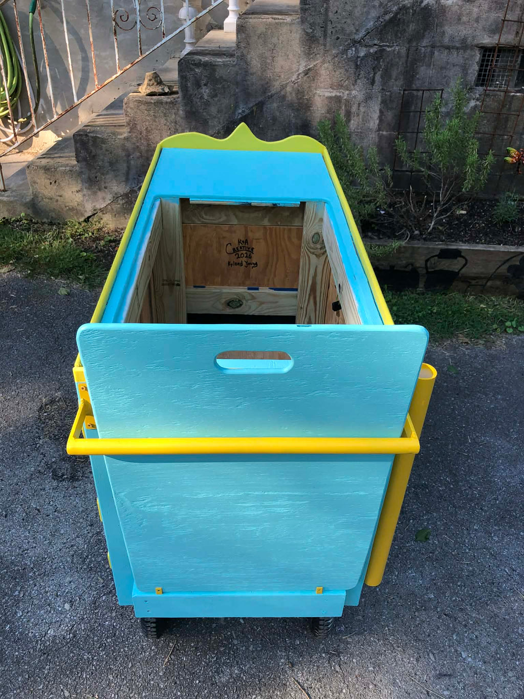 Customized Lemonade Stand