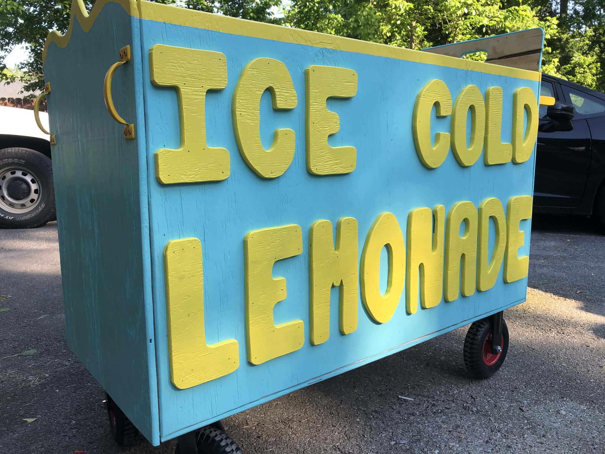 Customized Lemonade Stand